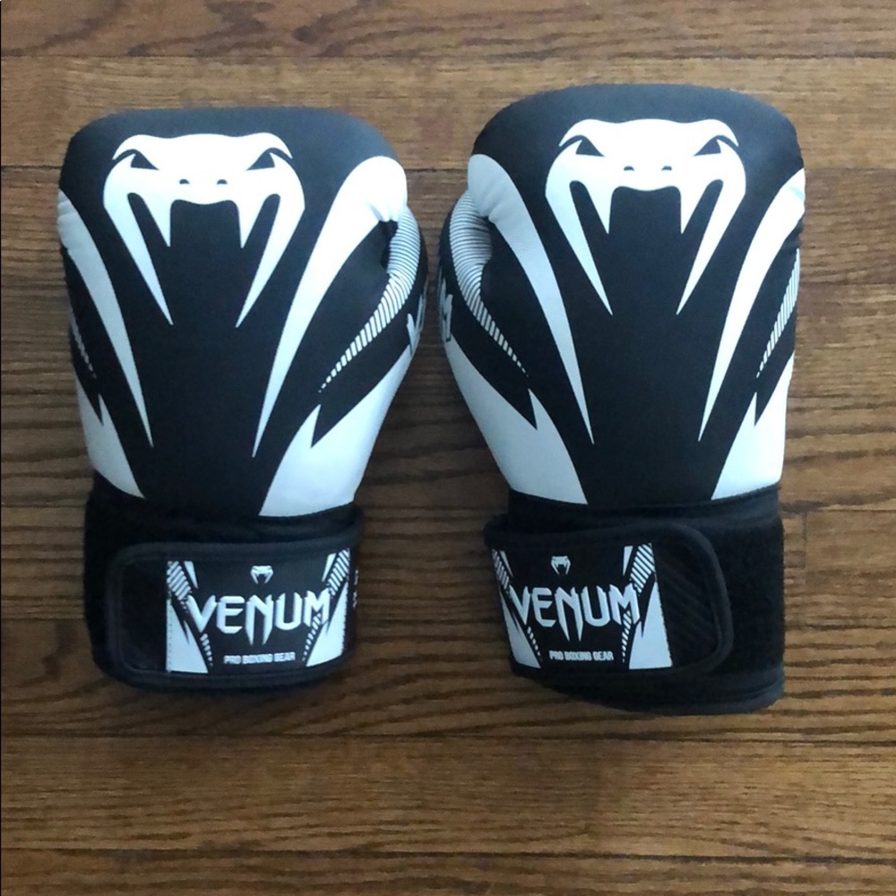 Venum Impact Boxing Gloves 12lbs